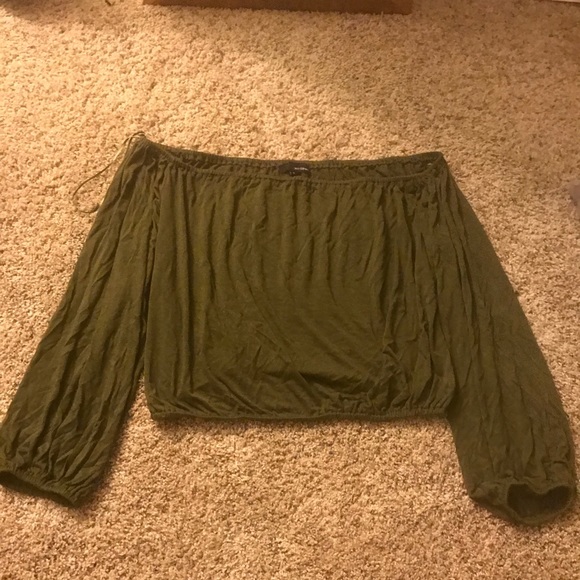 Green off the shoulder shirt - Picture 5 of 5